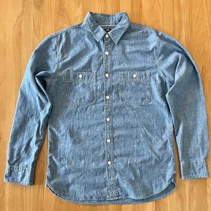 Uniqlo Chambray Shirt Size L (fits more like a medium)